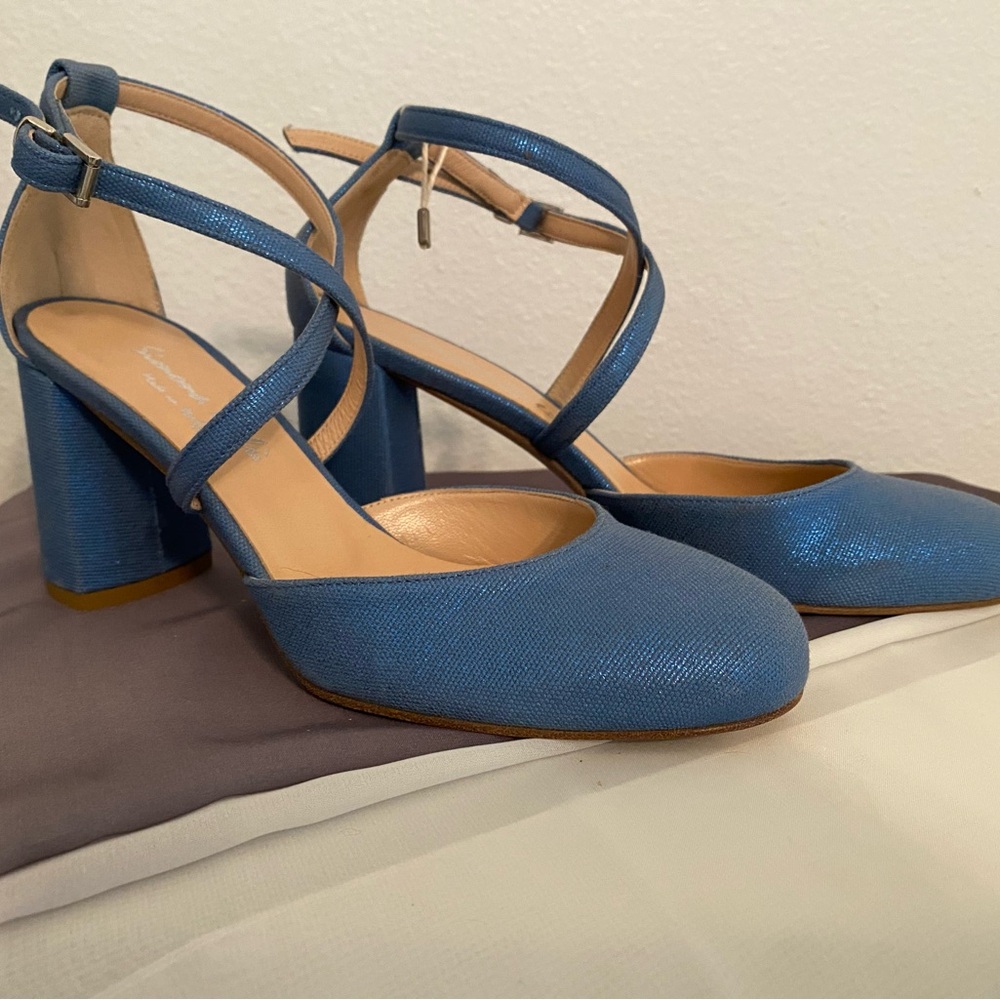 New Italian Sky Blue Sandals 👡 Size 7 Narrow | Casual Chic Style |